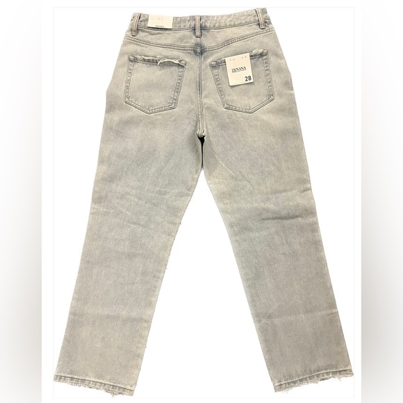 NWT Zenana Light wash distressed denim jeans - Picture 5 of 6